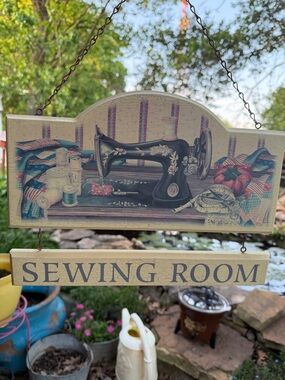 Vintage Sewing Room Hanging Sign with Black Sewing Machine Graphic